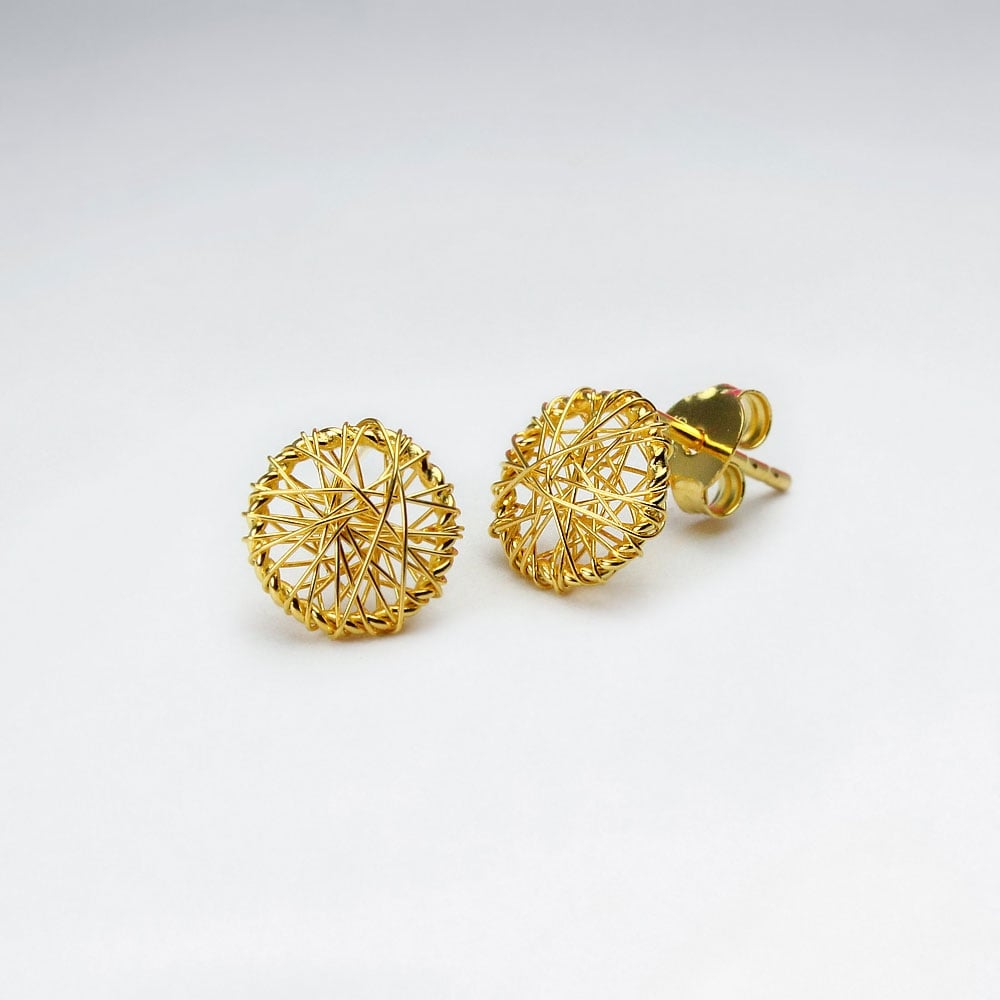 Sophisticated Silver Circle Silhouette Wirework Stud Earrings