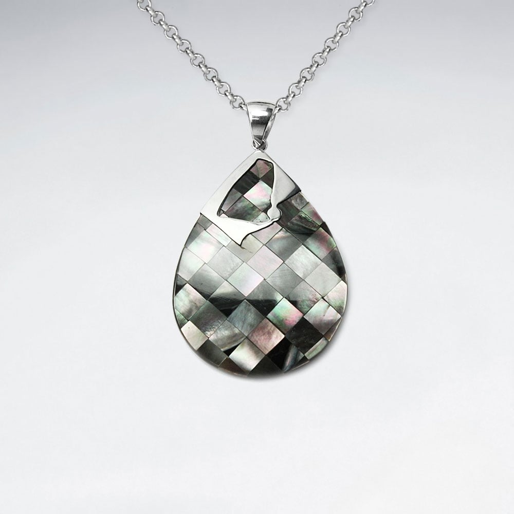 Checkered Shell Teardrop Pendant