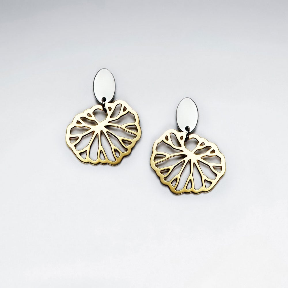 Stainless SteelOpenwork Circle Shell Dangle Earrings